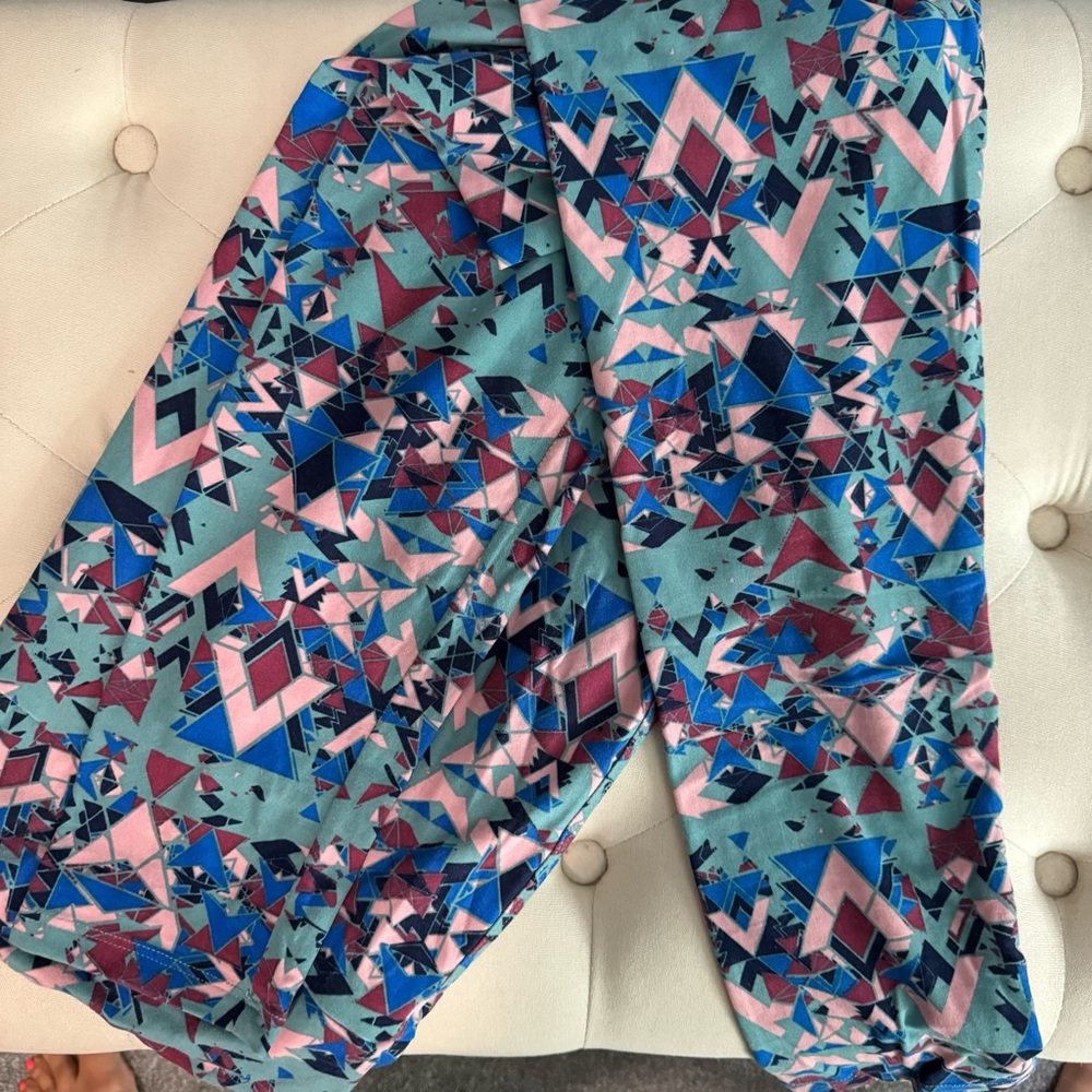 LuLaRoe TC leggings geometric print - like new